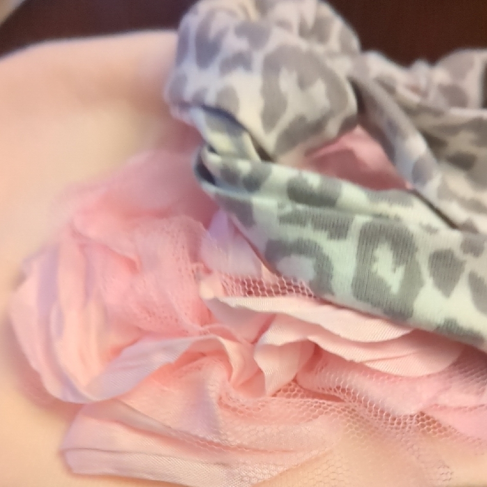 Adorable Newborn Hair Accessories - Picture 1 of 8
